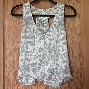 Sleeveless Razorback blouse